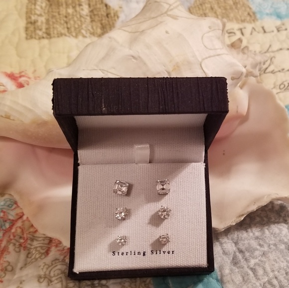 Sterling Silver Jewelry - Set of Sterling silver earrings